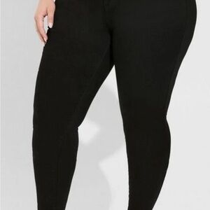 Torrid Black Skinny High-Rise Jeans size 20 short